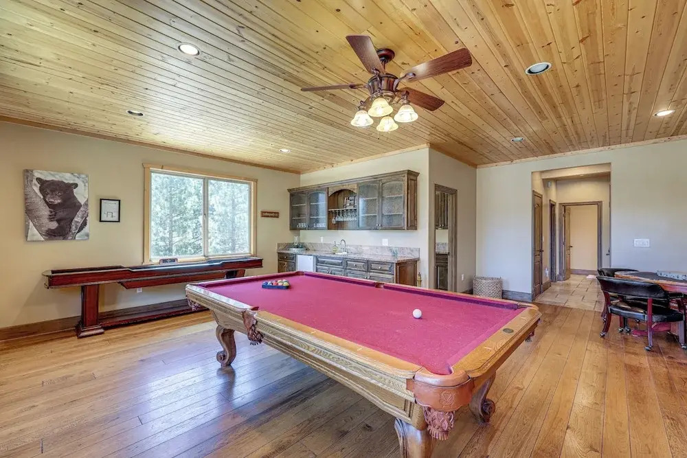 Walkable Big Bear Lake Home w/ Private Hot Tub!