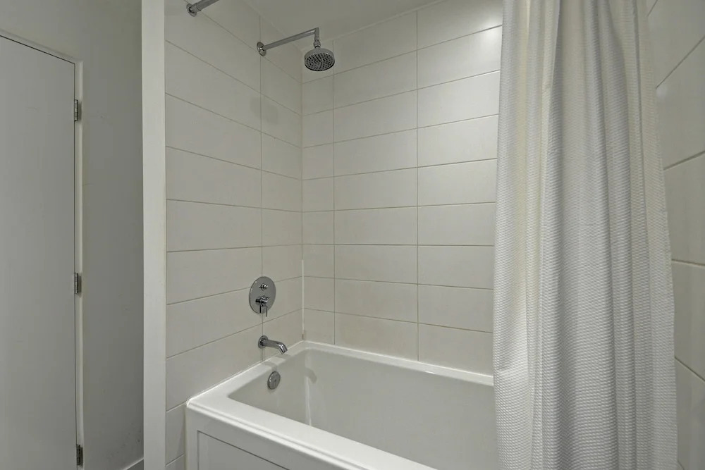 Noel Suites-Gastown