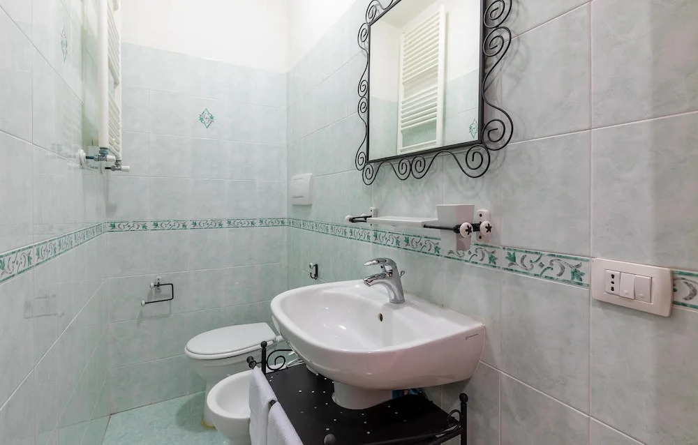 Beautiful Home in Fabriano With 5 Bedrooms and Wifi