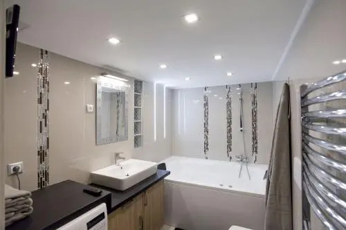 Silver Apartment
