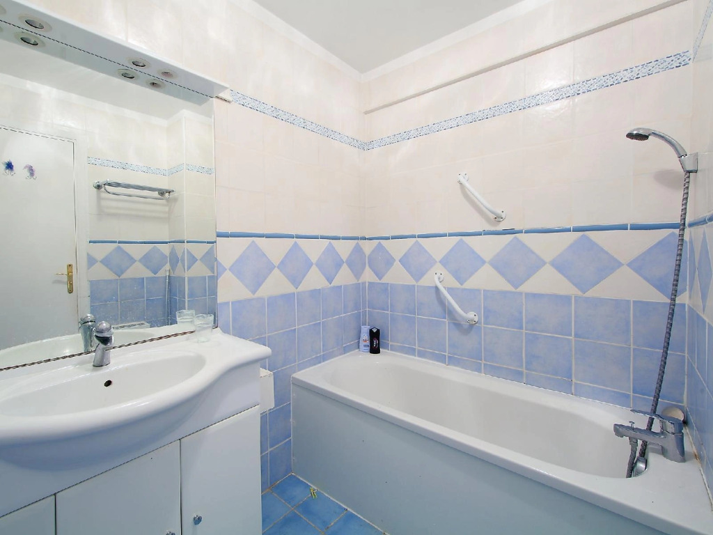 Rental Apartment La Pinede - Cagnes-sur-Mer 2 bedrooms 4 persons - POP 14123