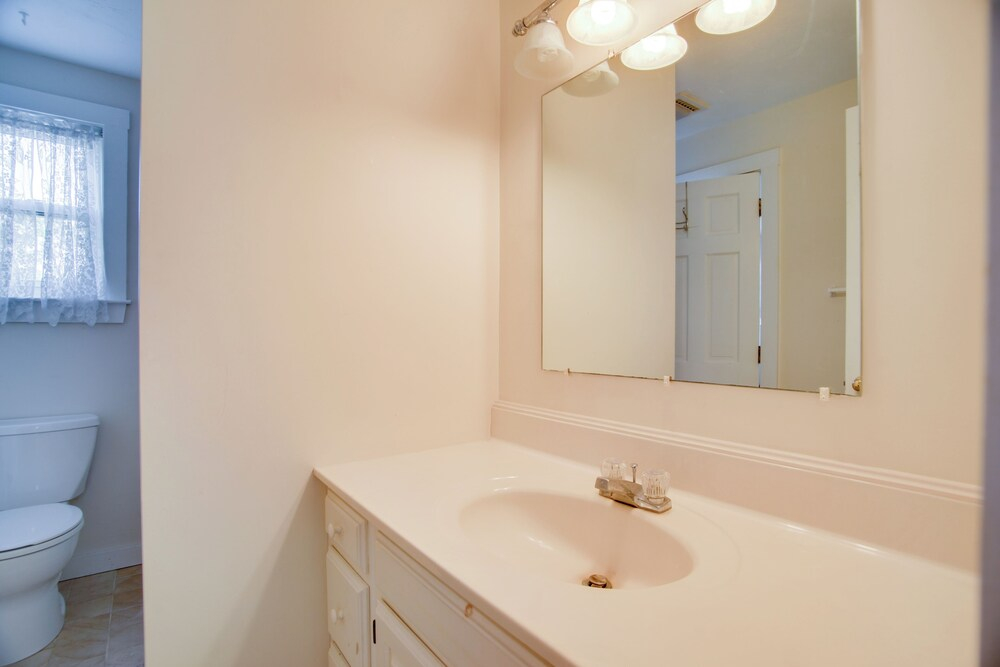 < 1 Mi to Beach: Family-friendly Falmouth Home!