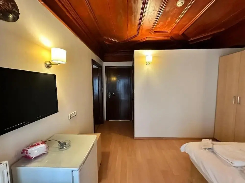 Adil Konak Hotel