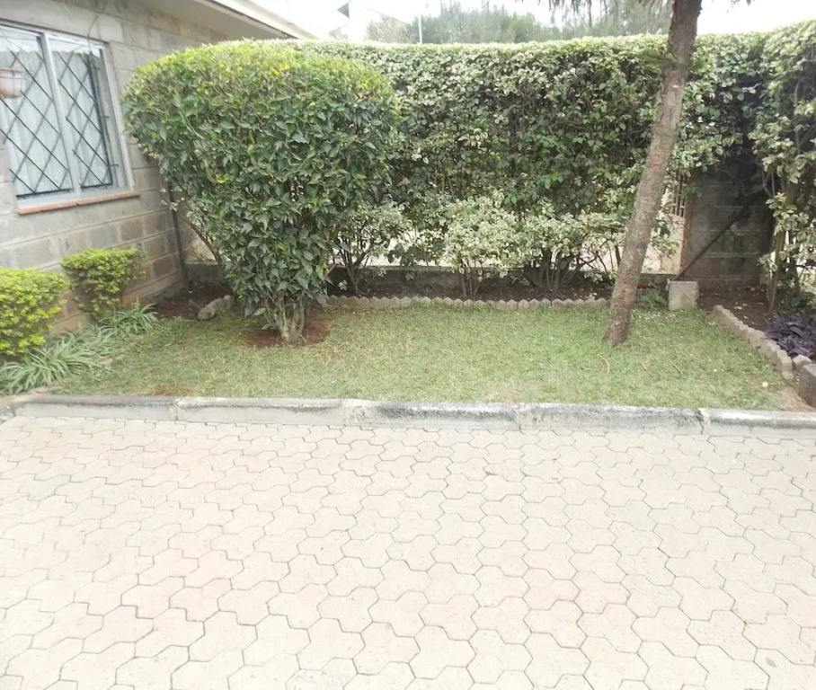 LA FONT HOUSE Near JKIA
