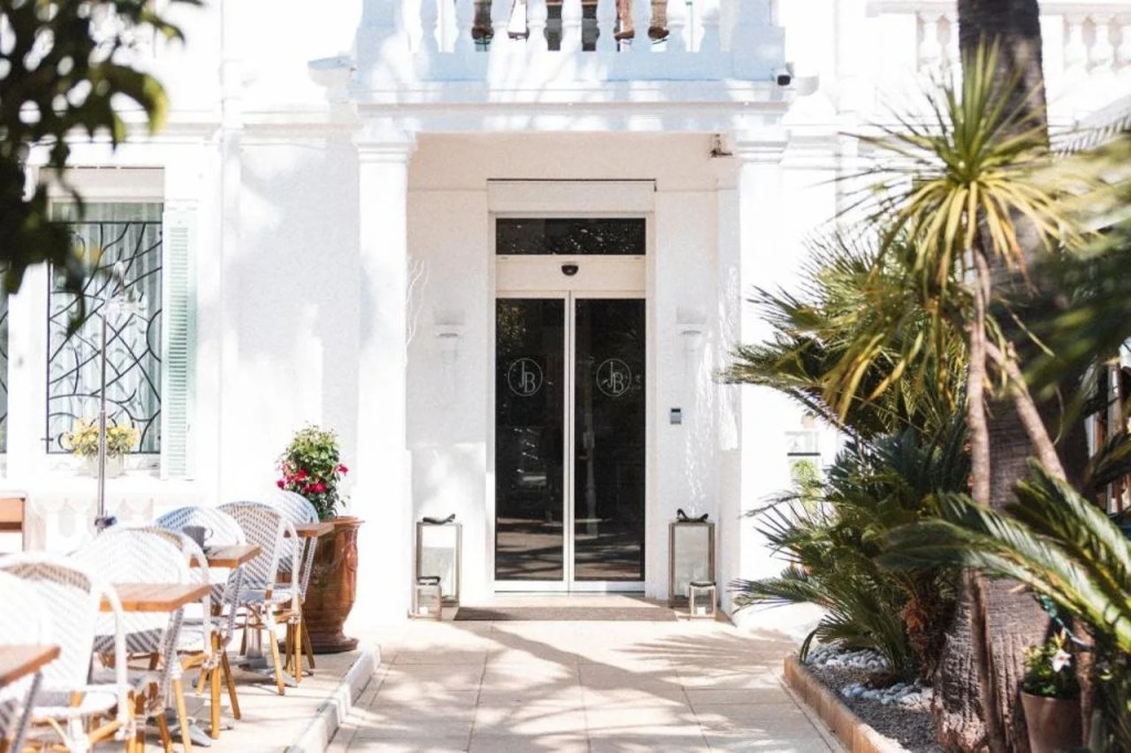 Hôtel La Villa Juan Beach