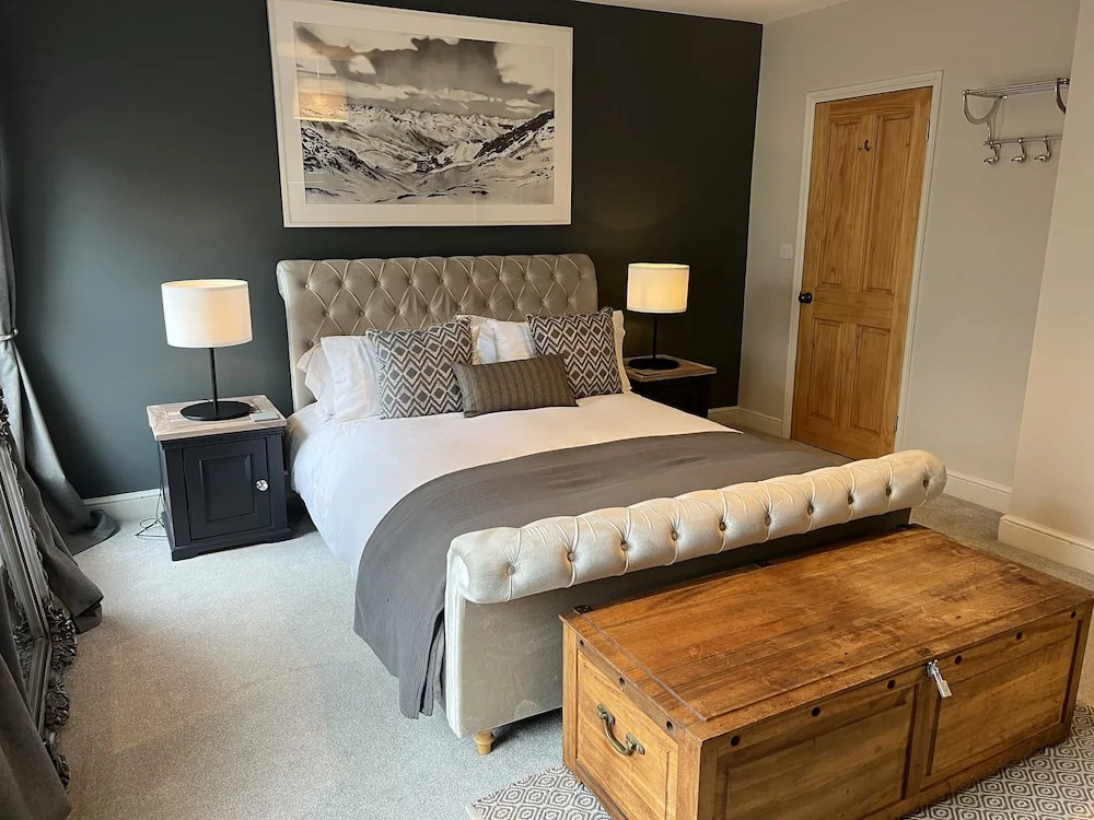 Refurbished Victorian Villa- Free Parking- Sleeps6