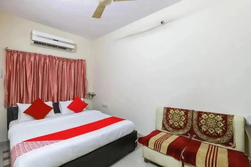 Kabir Residency by OYO Rooms