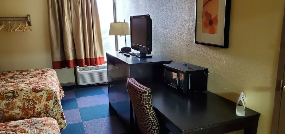 OYO Hotel East Macon I-75
