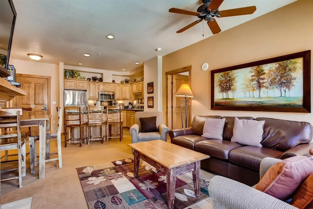 Premier 2 Bedroom Mountain View Condo Located in Historic Downtown Breckenridge Walking Distance to Peak 9