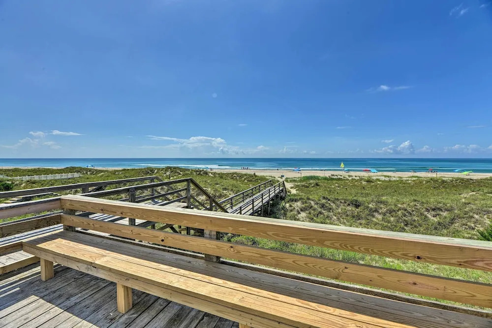 Point Emerald Resort Retreat: Walk to Beach!