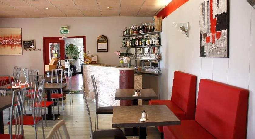 Logis Hotels - Hôtel et Restaurant Le Relais des Garrigues