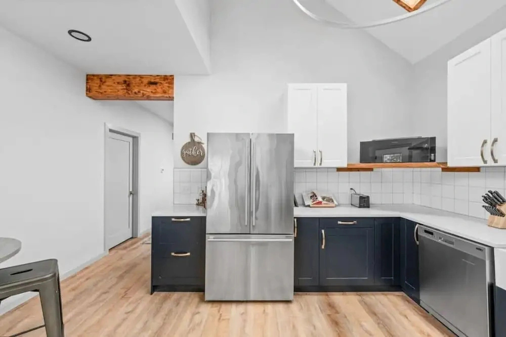 590 Newly Remodeled 4 Bedroom - Downtown
