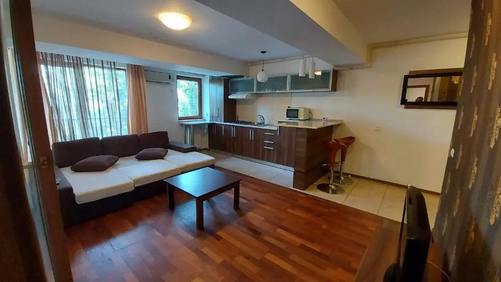 Mamaia Miraj E1