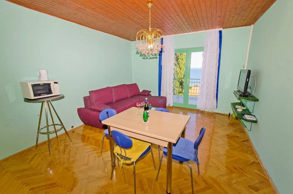 Apartments Mladenka