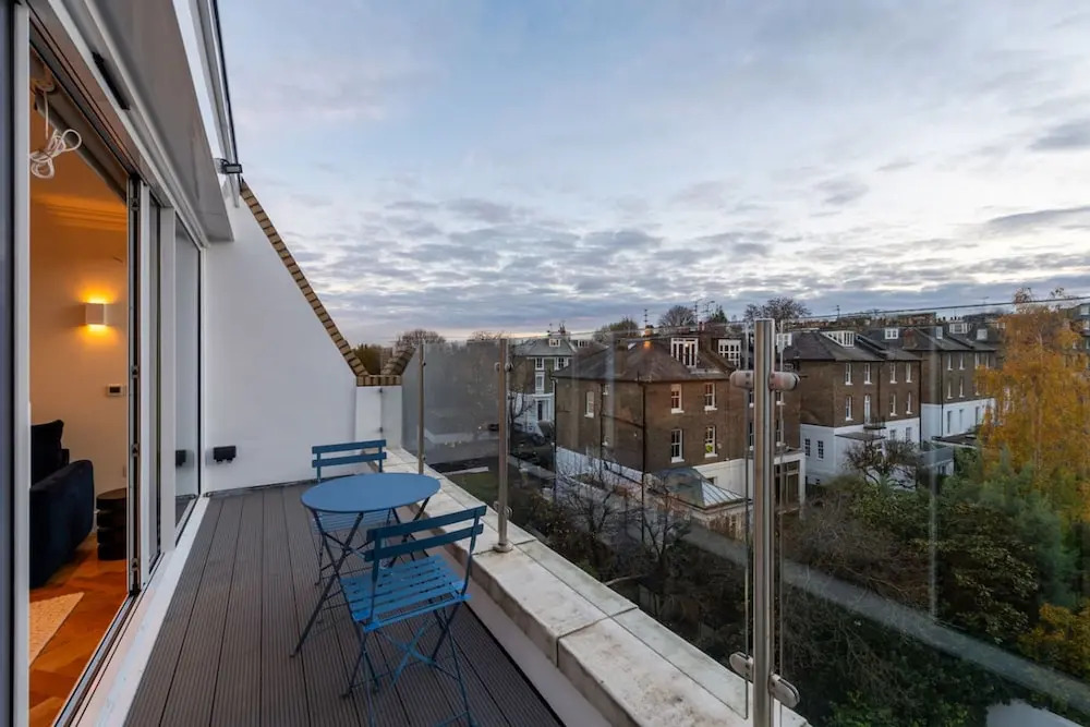 Beautiful Hampstead Home RH9