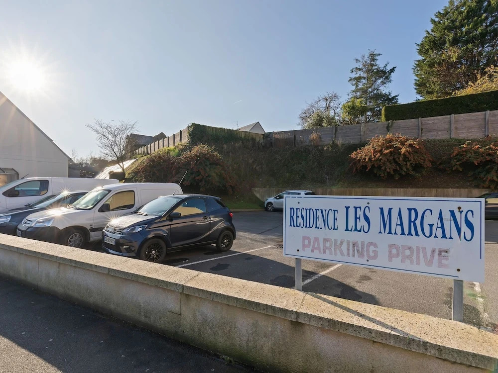 Duplex Apartment IN THE City Centre With Private CAR Park