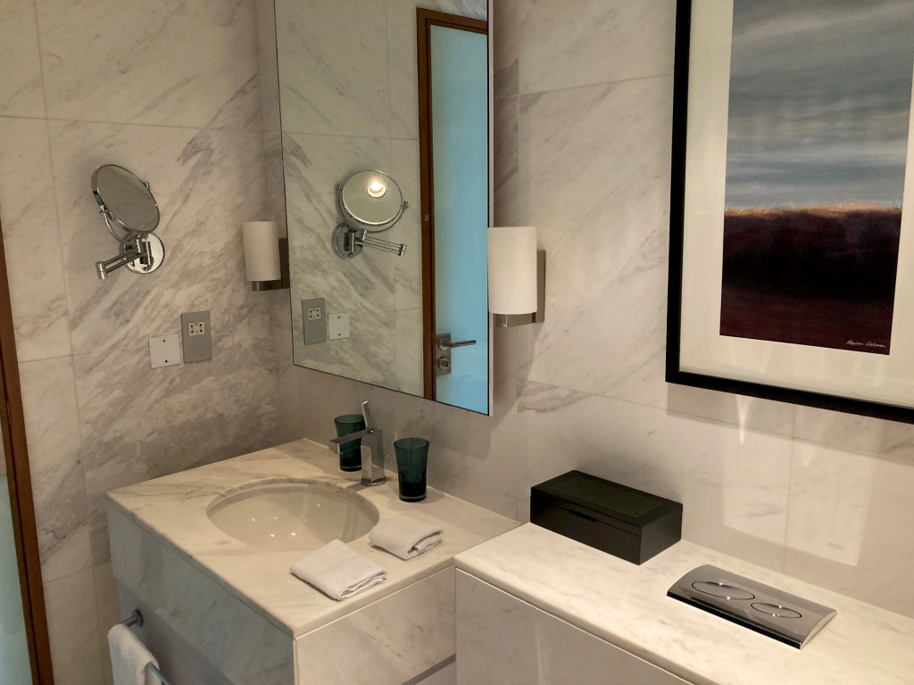 Fashion avenue Dubai Mall -The Residence