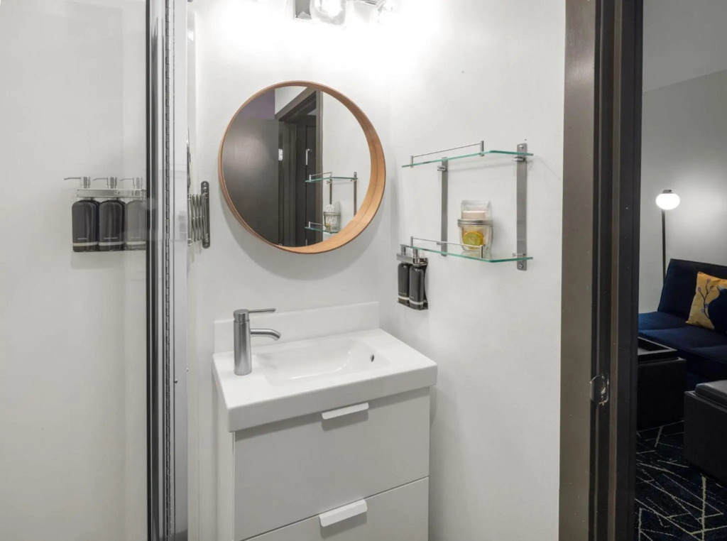 Silverbow Inn & Suites
