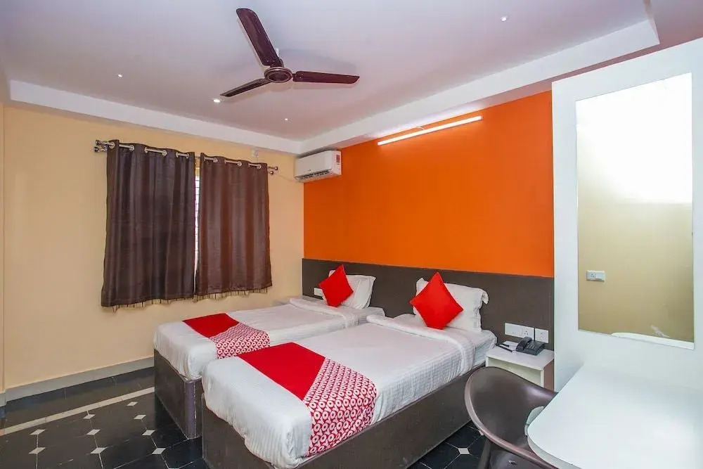 Chairmen's Hotel By OYO Rooms