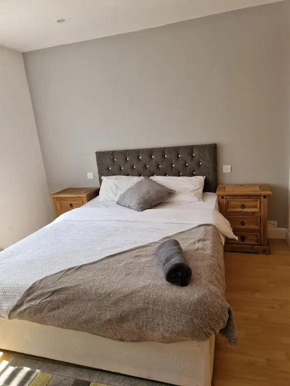 Doncaster Dream House Retreat- Sleeps 9