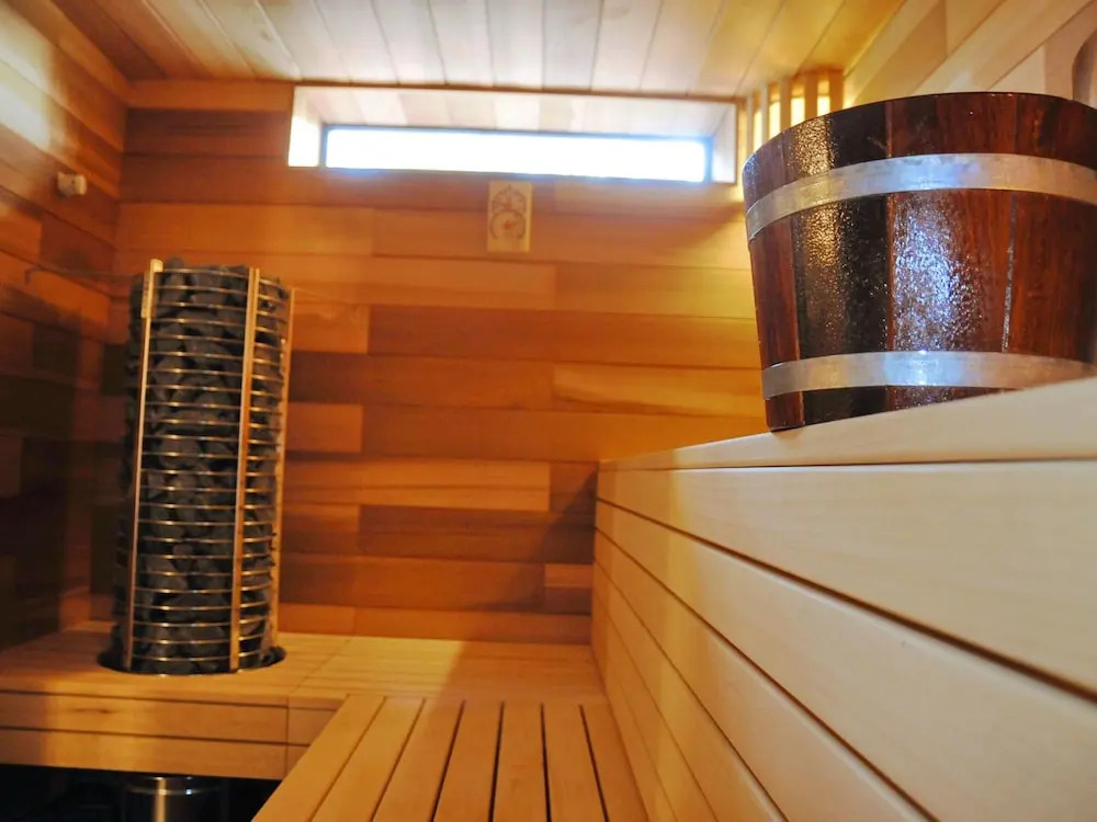 Traditional Chalet with Sauna, Spa Tub, & Relaxation Space near La Roche