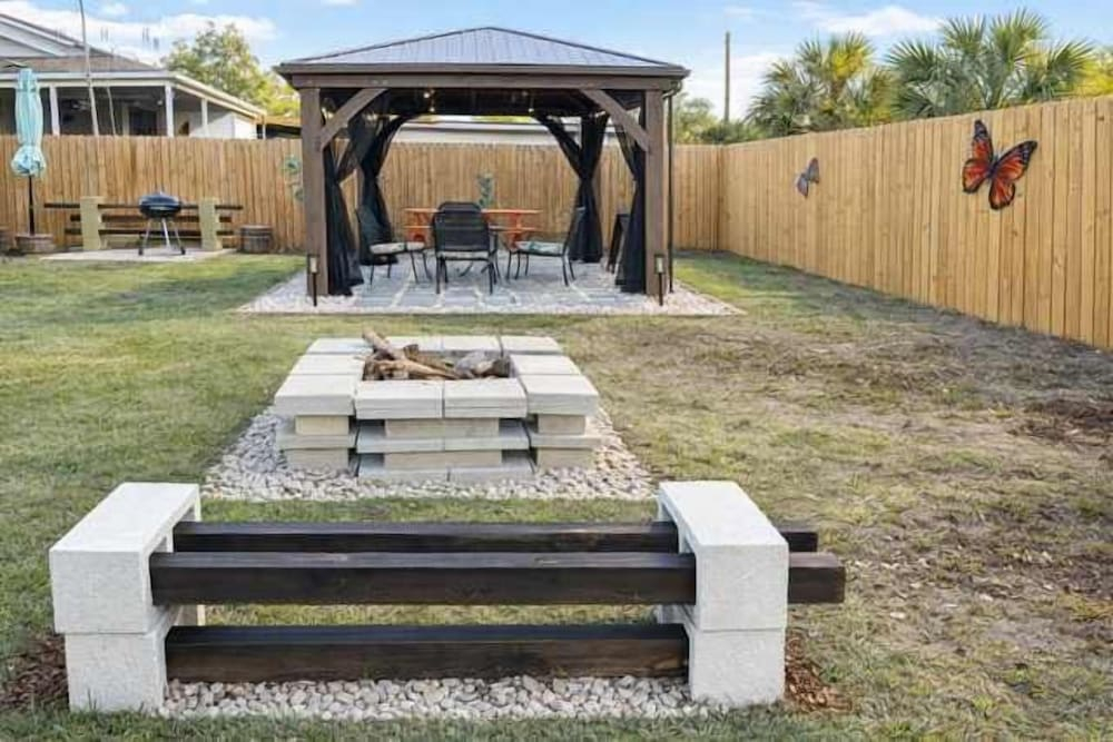 Sunny Side Up A Charming Retreat!