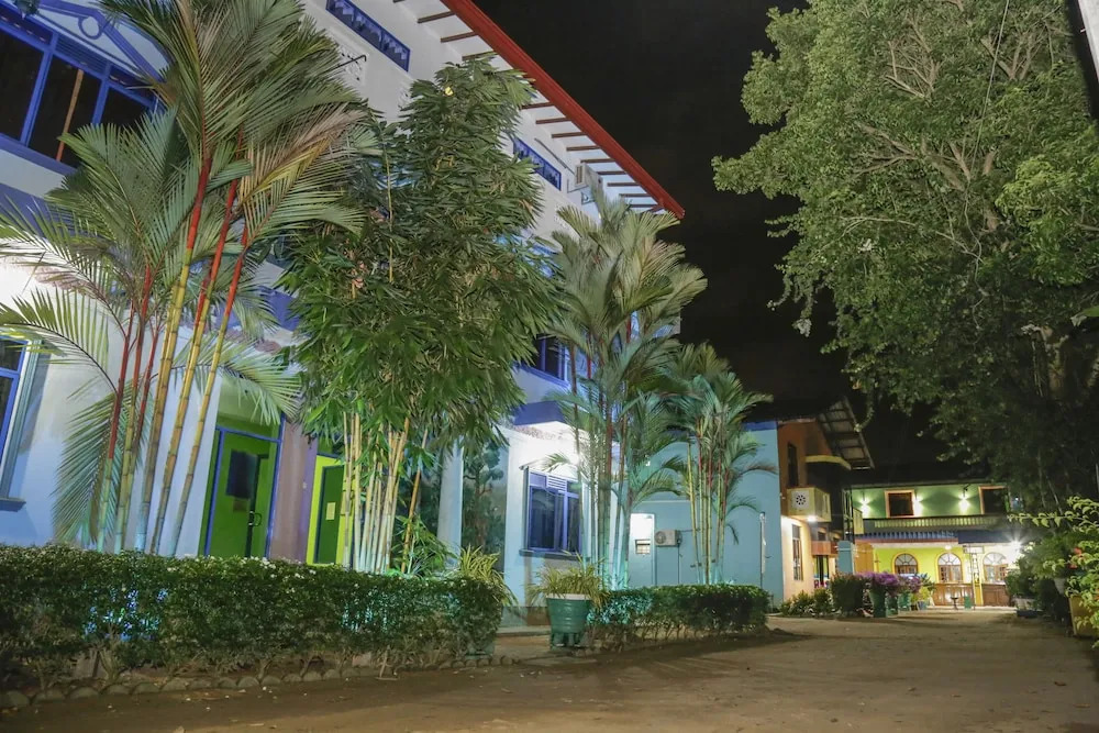 Ronaka Airport Transit Hotel