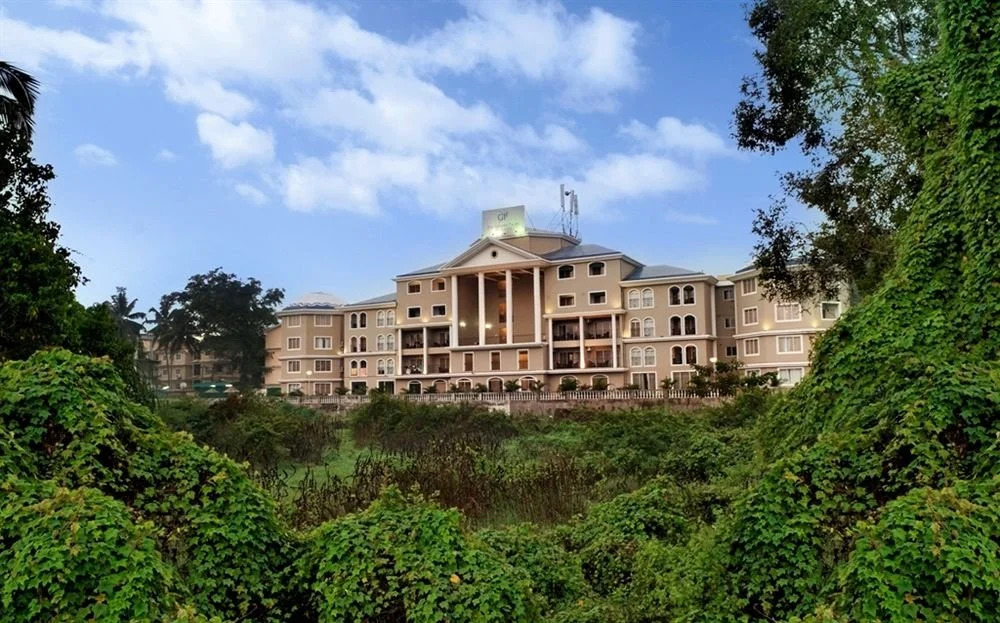 The Golden Suites & Spa