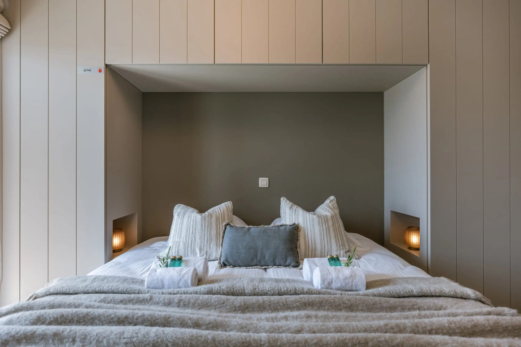 Bright Apartment With Parking Near the Beach