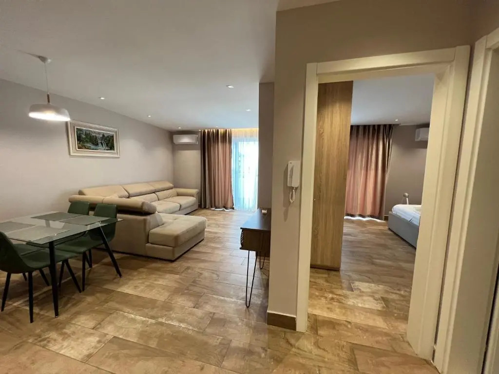 Armando Apartments