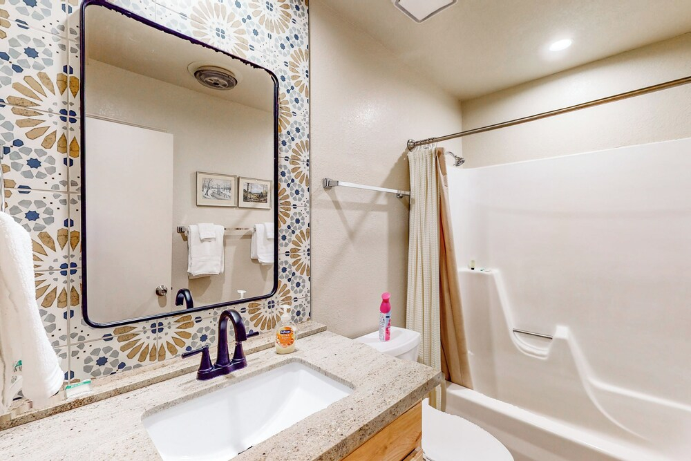 3BR Condo w/ Fire Pit & Full Kitchen