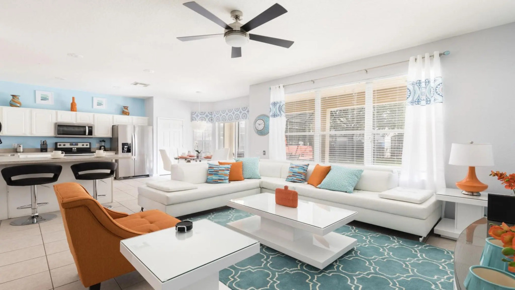 6BR Villa Near Disney w South-facing Pool spa