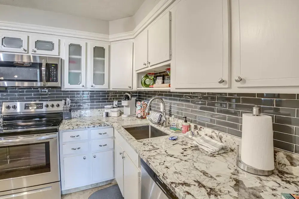 Mid-century Modern Condo on Lake Hamilton!