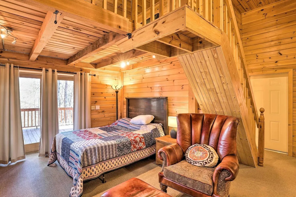 Bryson City Cabin w/ Private Hot Tub & Game Room