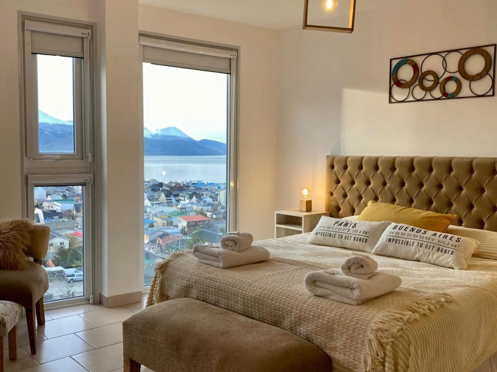 Infinity View Pent House I