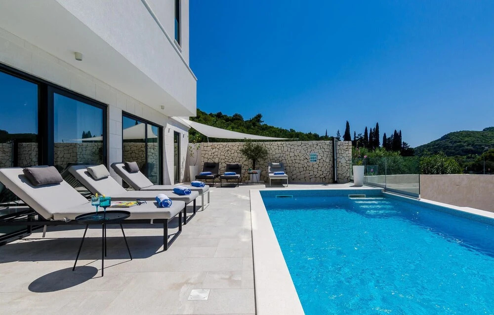 Four-Bedroom Holiday Home In Zaton Mali