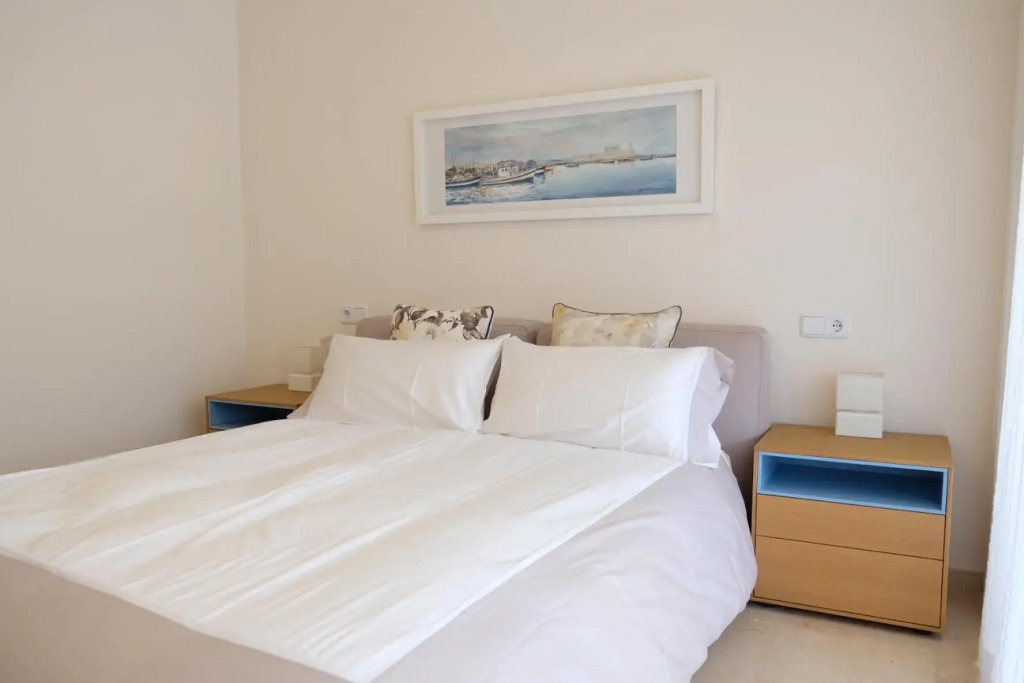 luxury modern apartment with terrace, pool and garage!