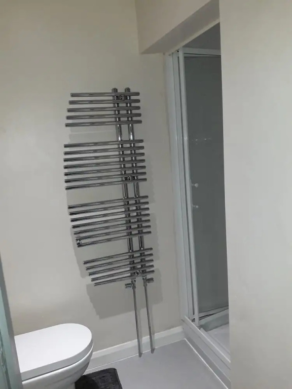 THE NEW Accommodation FREE complimentary breakfast and parking