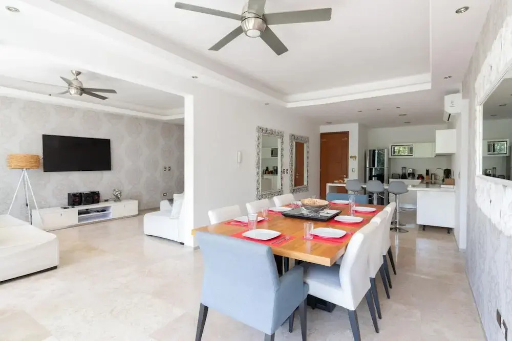 Stunning 2 in 1 Apartments Ocean View Rooftop Pool Near The Beach and 5th Avenue
