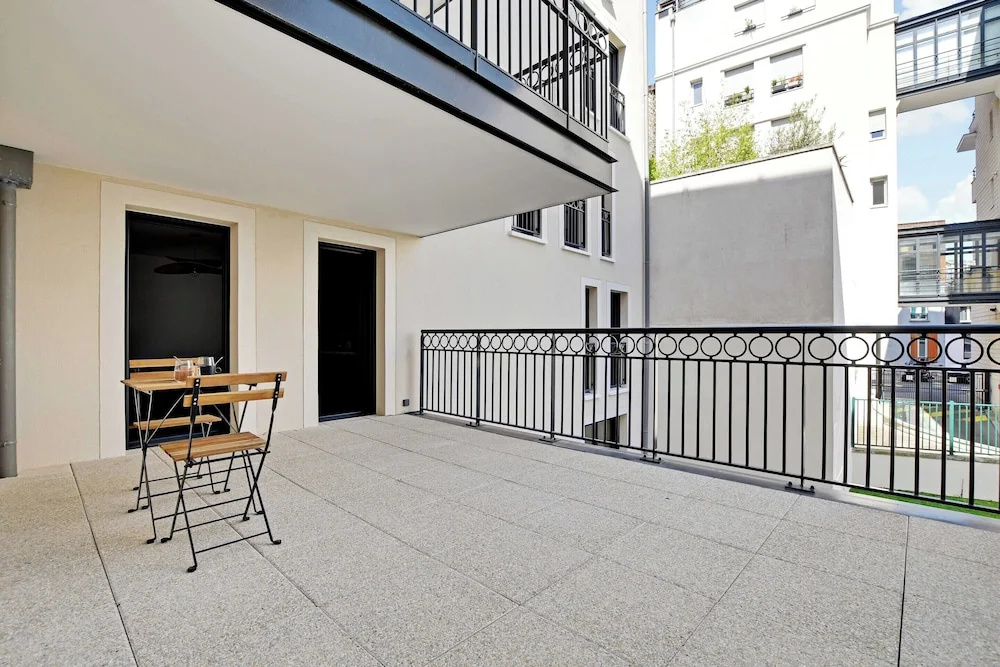 Elegant Apartment - 1 Bedroom/2 Bedrooms - Close to Paris & La Defense