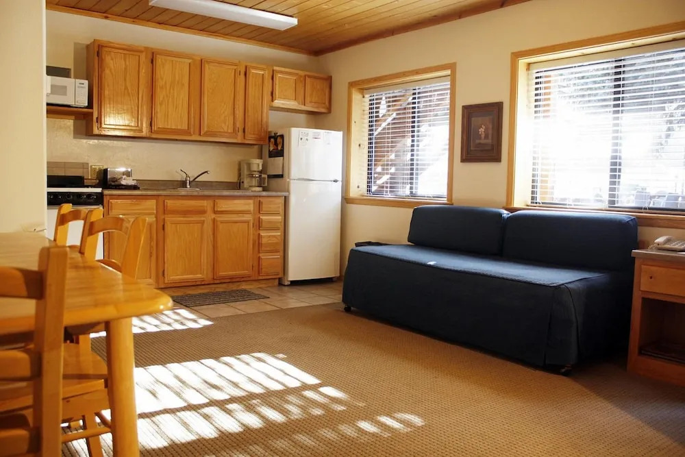 Sitzmark Sports Lodge
