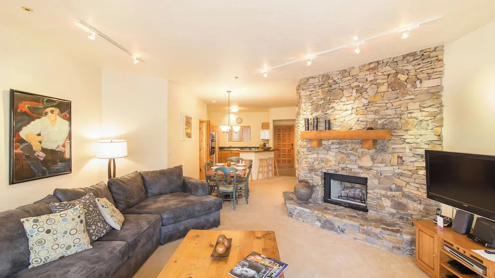 Westermere 311 by Avantstay Gorgeous Condo In Great Location!