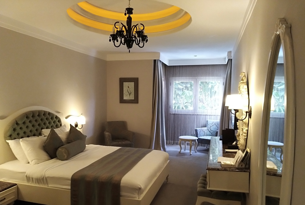 Yacht Classic Hotel - Boutique Class