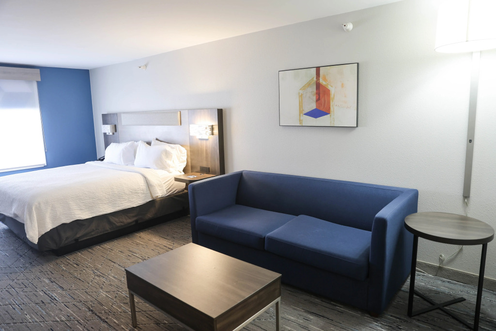 Holiday Inn Express & Suites Douglas by IHG