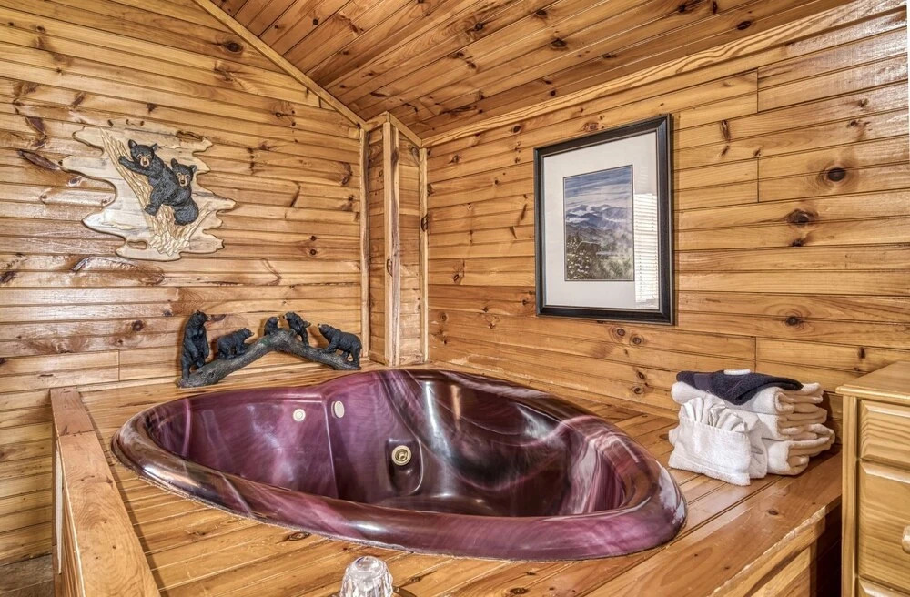Er18 - The Lazy Bear View Great Location - Close To Town! 1 Bedroom Cabin by RedAwning