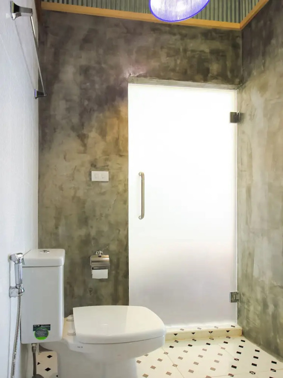 OYO 267 Chaba Poshtel