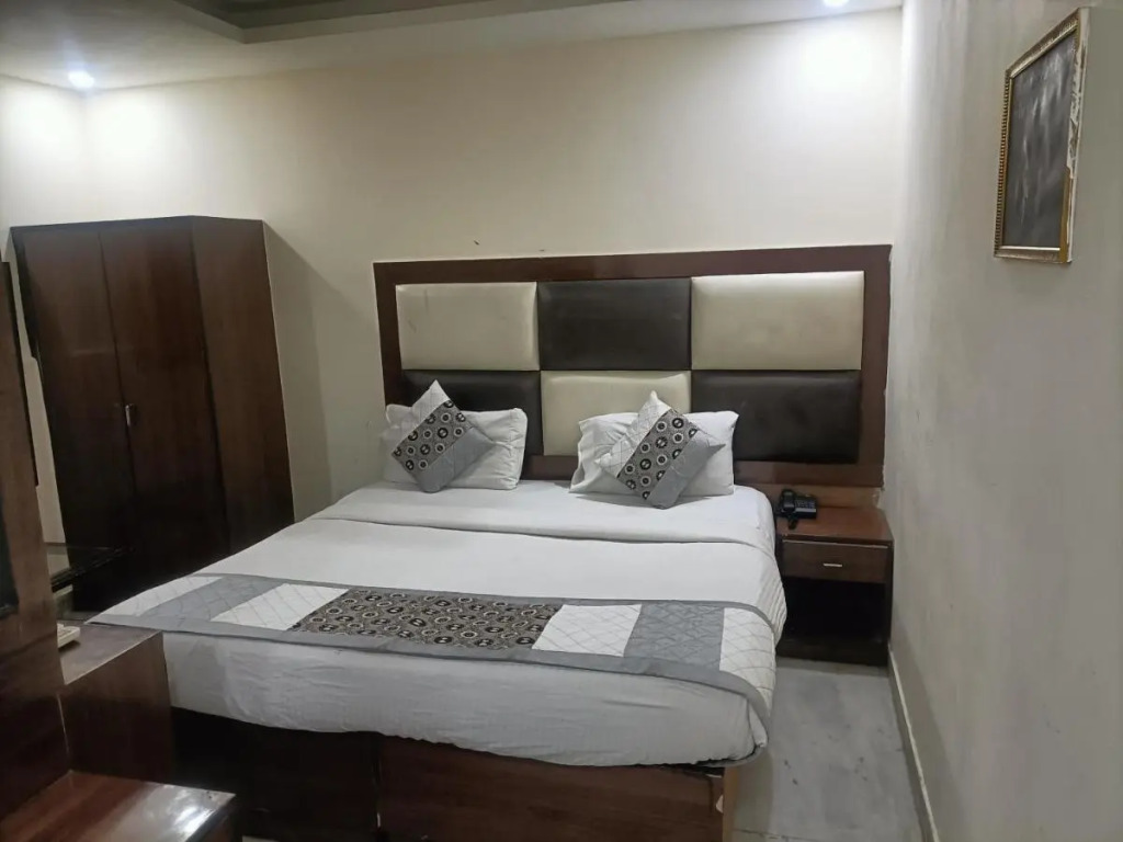 Hotel Infinity Near Delhi Airport