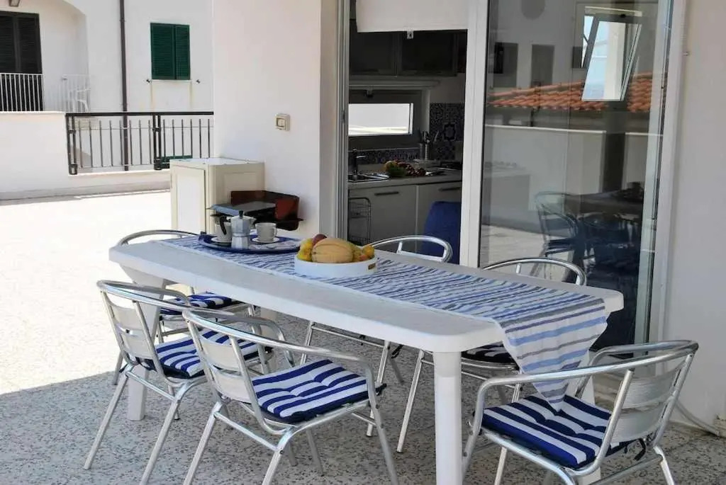ATTICO BLU monolocale a 50 mt dal mare