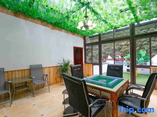 Jinuo Shanzhuang Hostel