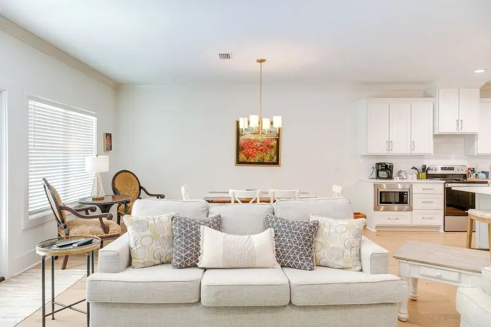 Chic St Simons Island Vacation Rental w/ Backyard